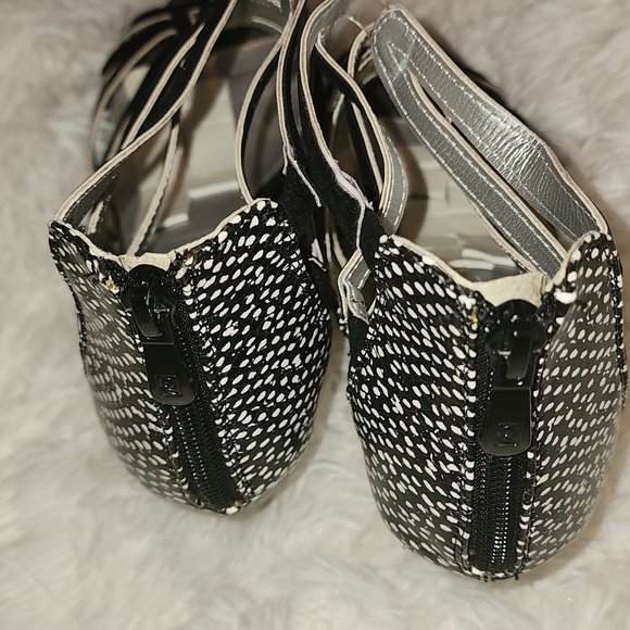 **Woman's Black and White Heels** - Picture 3 of 8